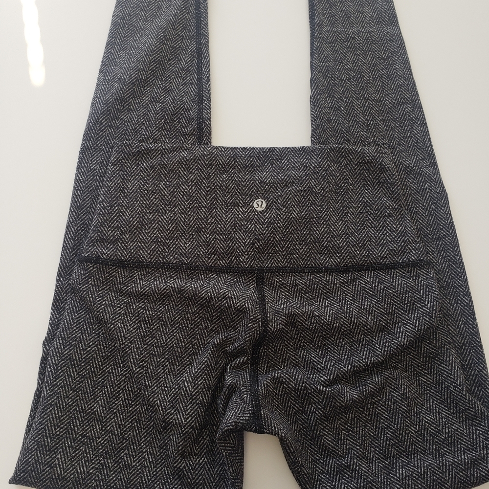 Lululemon leggings high rise - size 6
